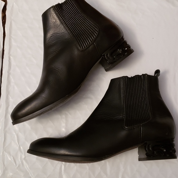 MIISTA Carved Heel ankle Boot Imported - Picture 4 of 5